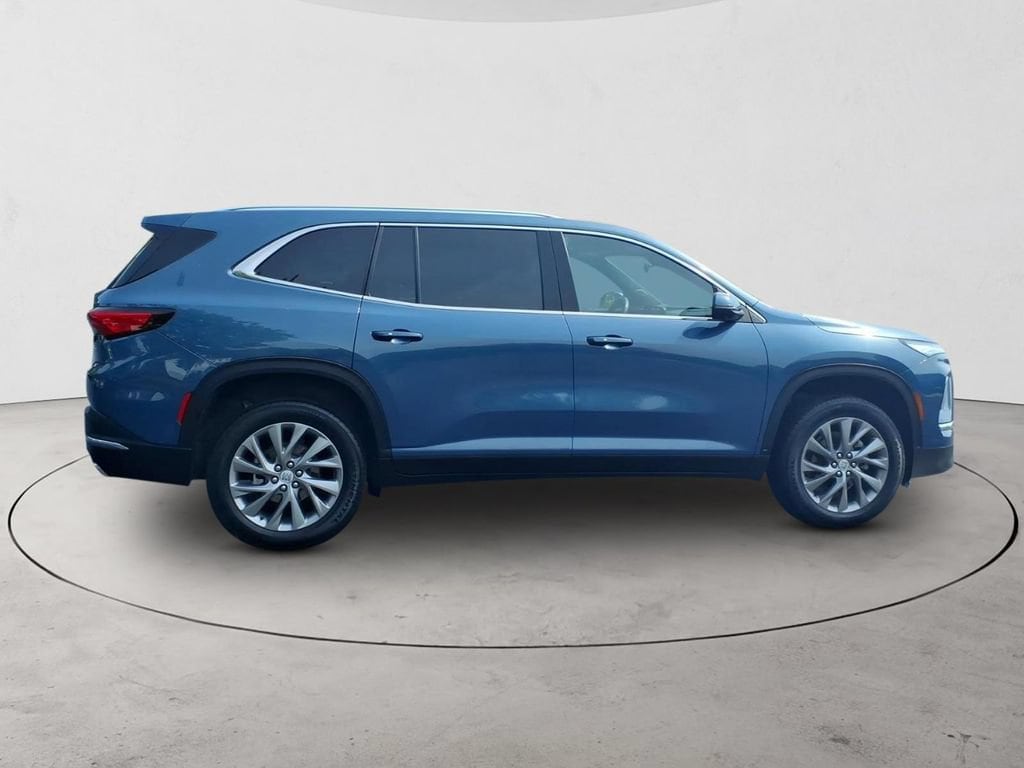 2025 Buick Enclave Preferred - Photo 4