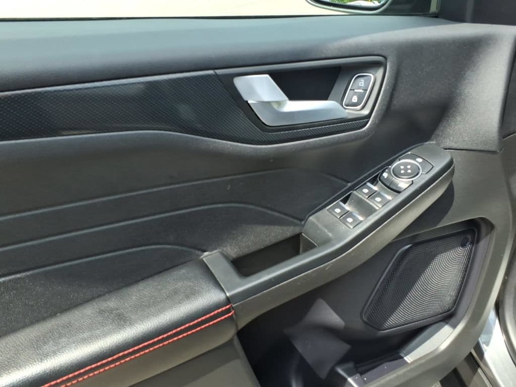 2024 Ford Escape ST-Line - Photo 11