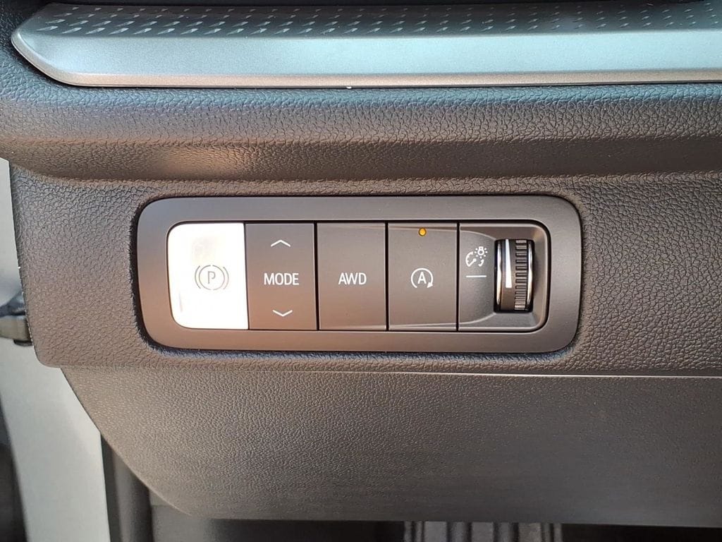 2025 Chevrolet Traverse LT - Photo 17