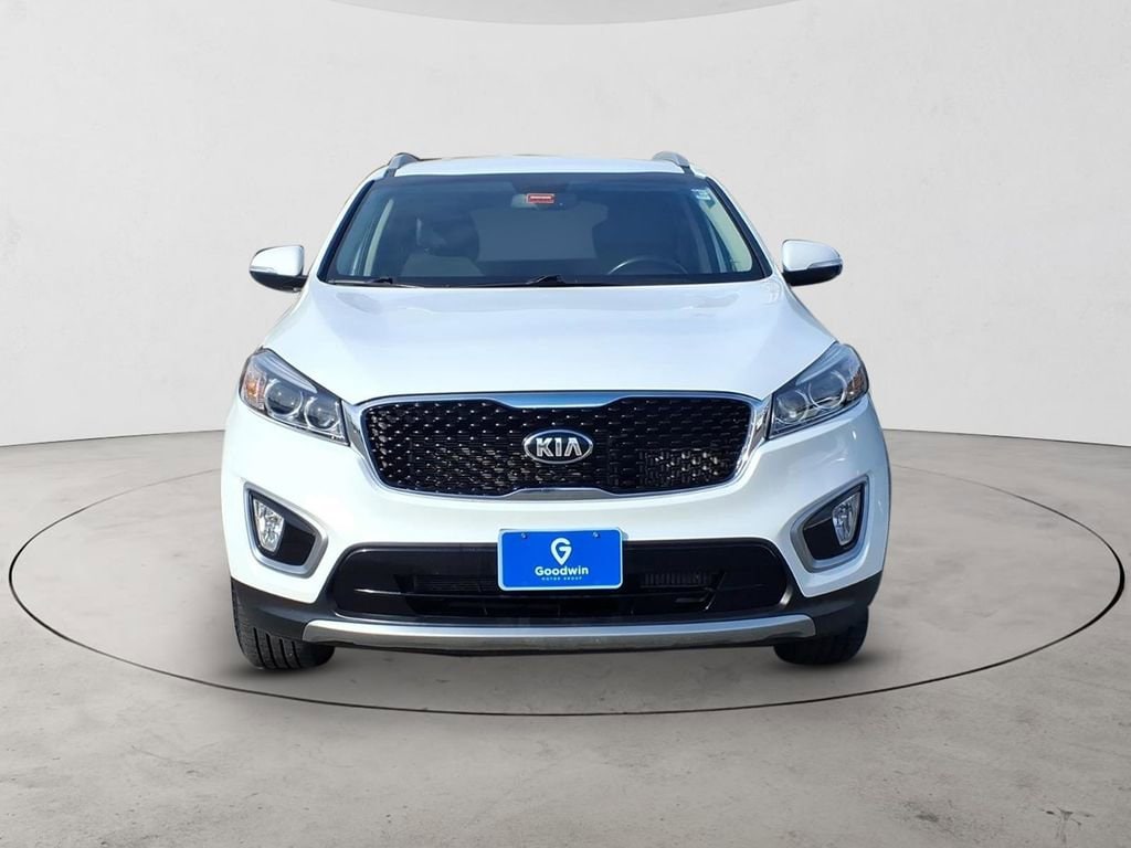 Used 2017 Kia Sorento EX with VIN 5XYPHDA15HG188719 for sale in Brunswick, ME