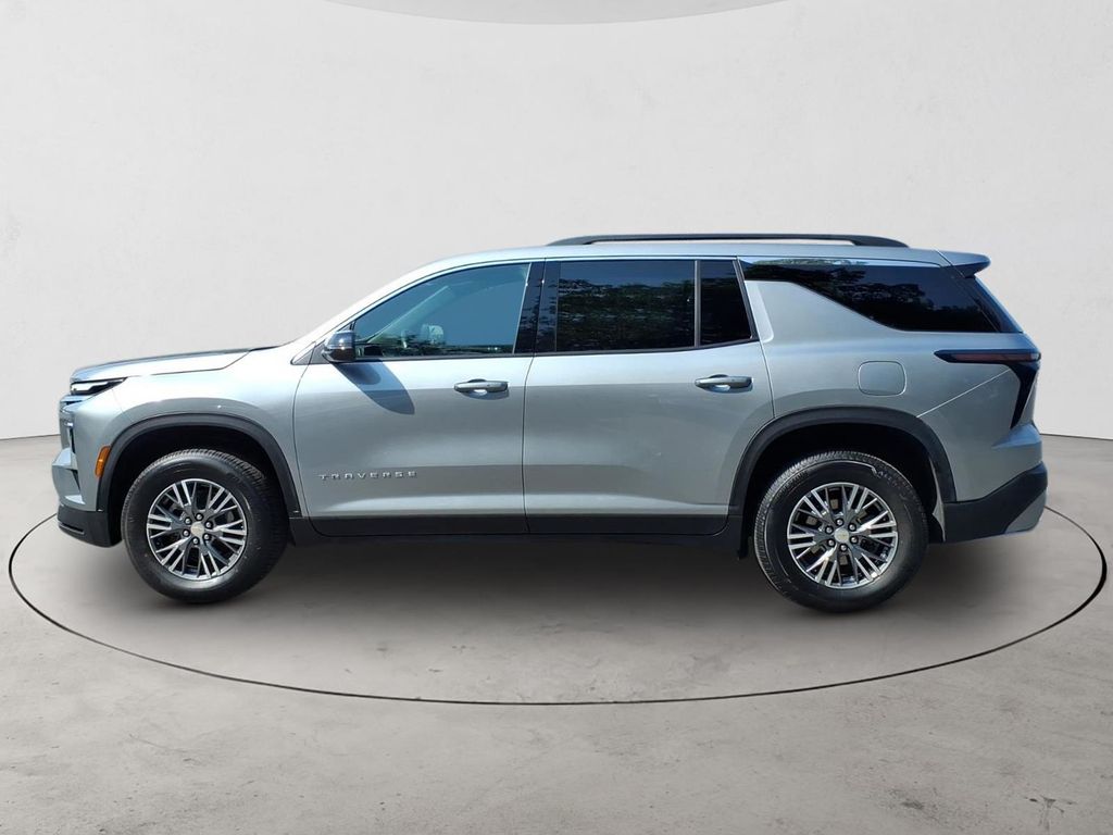 2025 Chevrolet Traverse LT - Photo 8