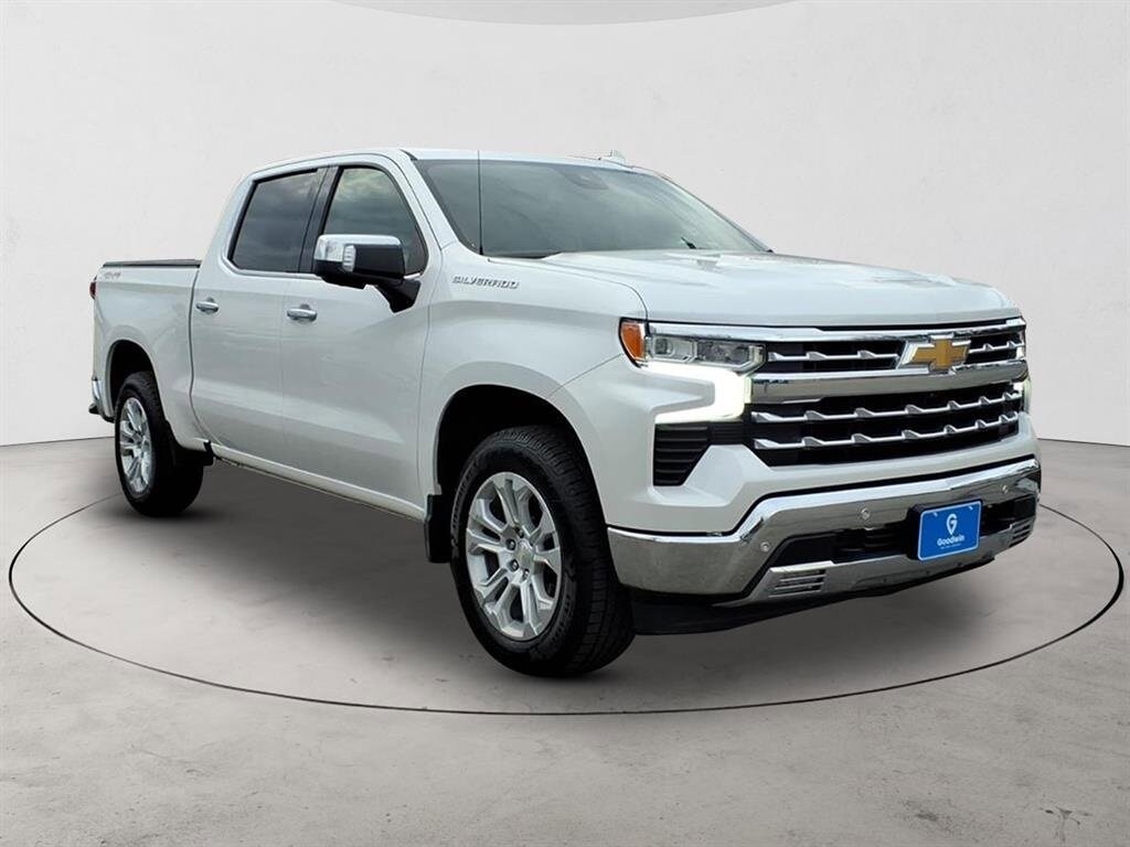 2022 Chevrolet Silverado 1500 LTZ photo 3