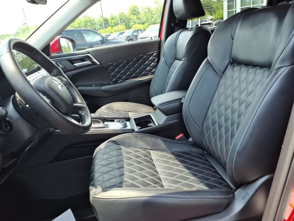 2024 Mitsubishi Outlander SEL - Photo 13