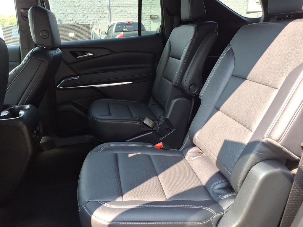 2025 Chevrolet Traverse LT - Photo 14