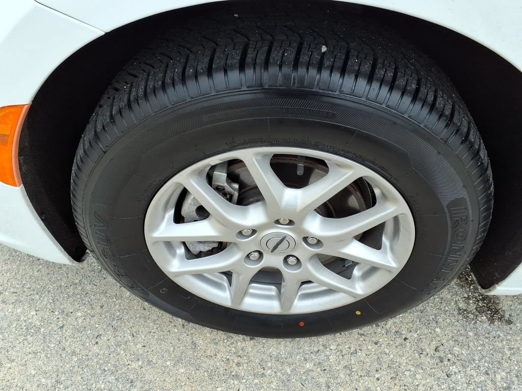 2024 Chrysler Pacifica Touring L - Photo 9