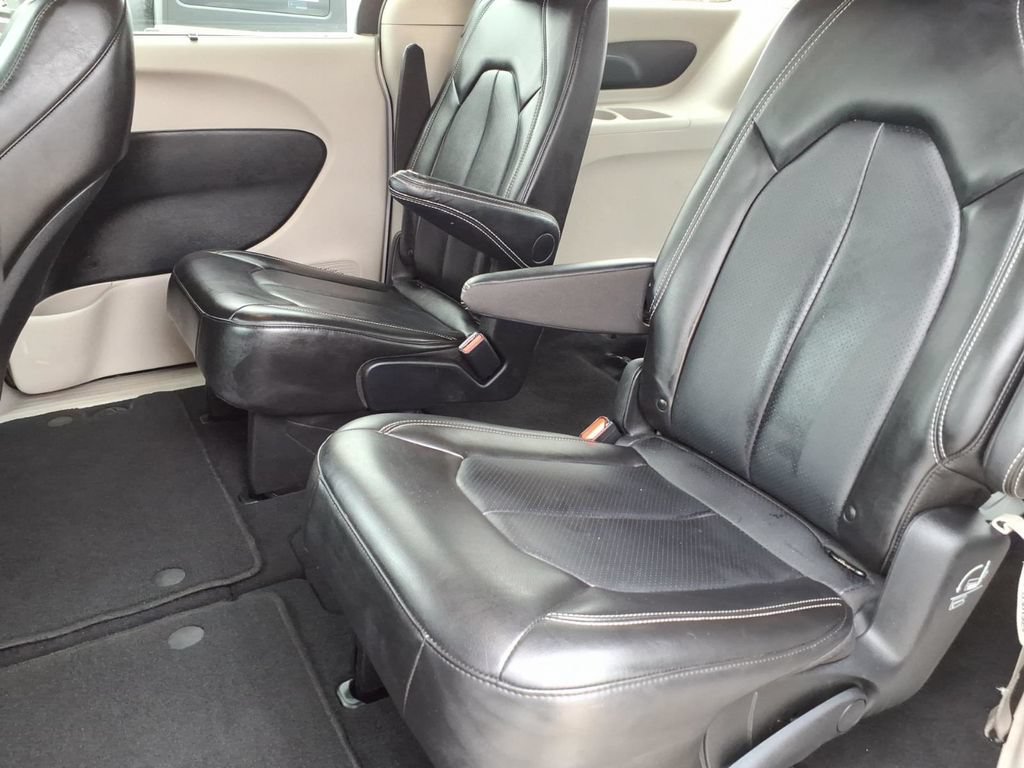 2024 Chrysler Pacifica Touring L - Photo 14