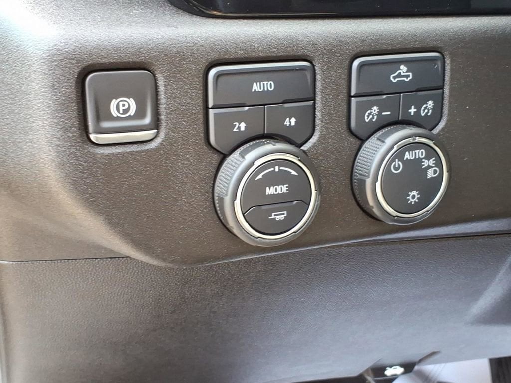 2025 Chevrolet Silverado 1500 LT - Photo 16