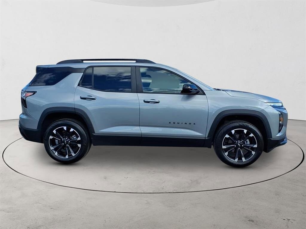 2025 Chevrolet Equinox RS photo 4
