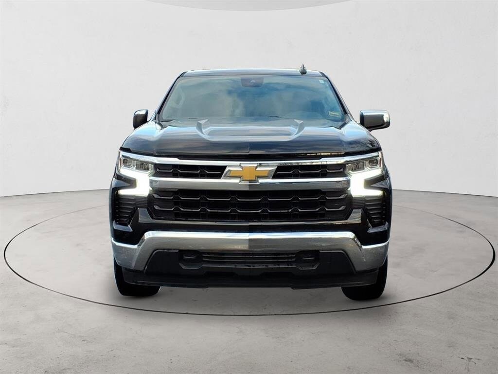 2022 Chevrolet Silverado 1500 LT photo 2