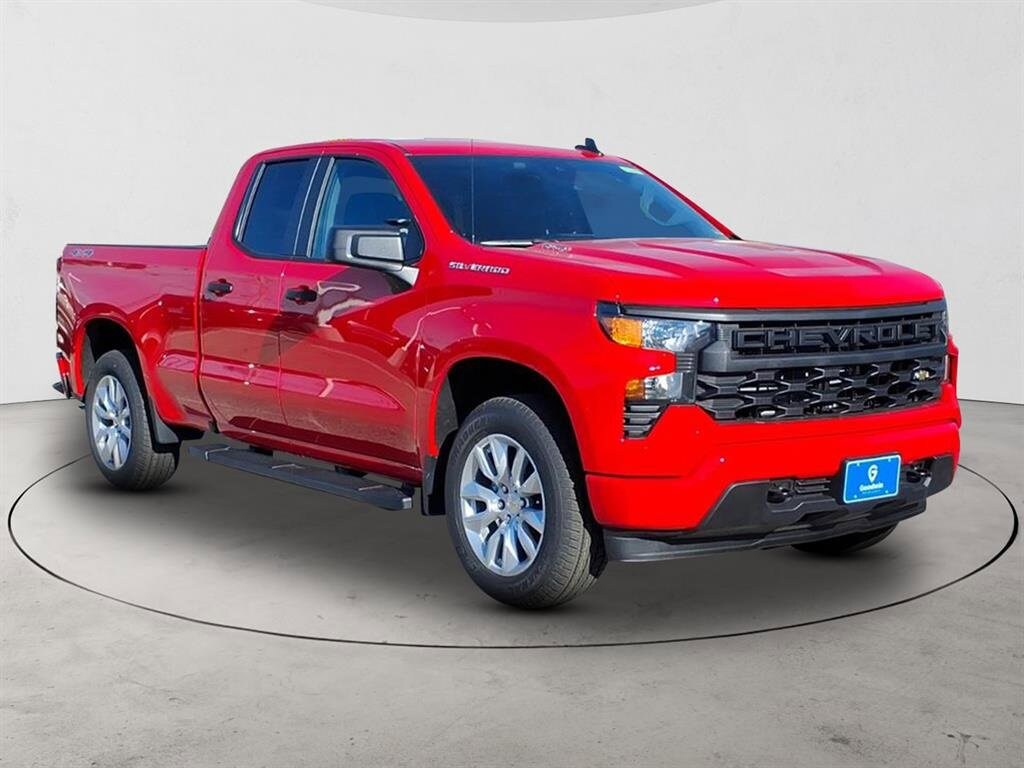 2026 Chevrolet Silverado 1500 Custom photo 3