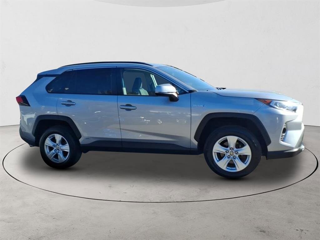 2021 Toyota RAV4 Hybrid XLE photo 4