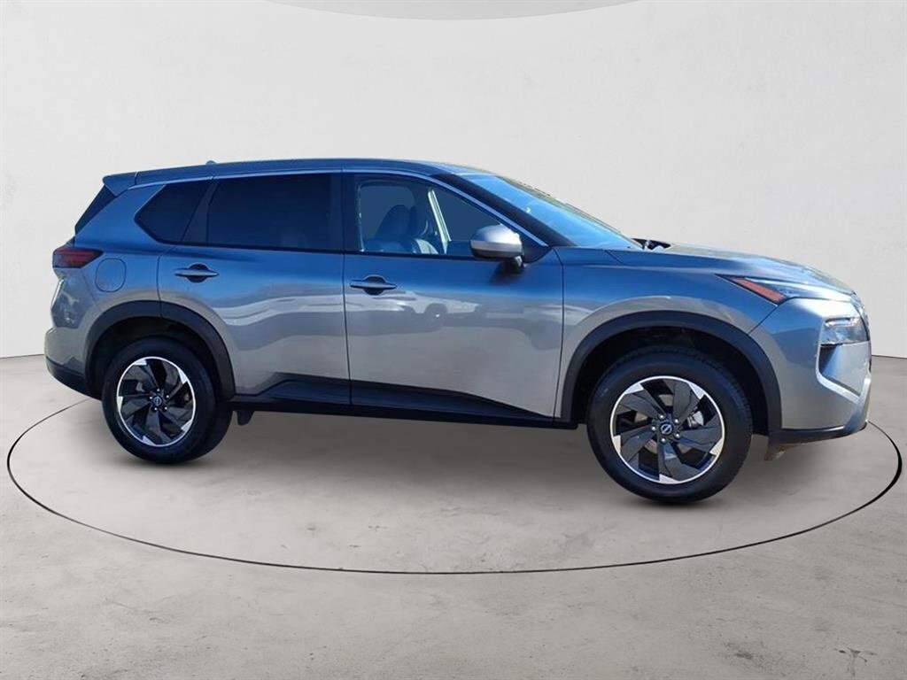 2024 Nissan Rogue SV photo 4