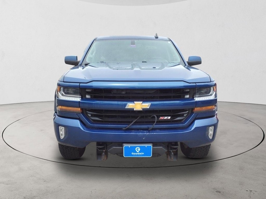 Used 2017 Chevrolet Silverado 1500 LT with VIN 1GCVKREC5HZ136333 for sale in Oxford, ME