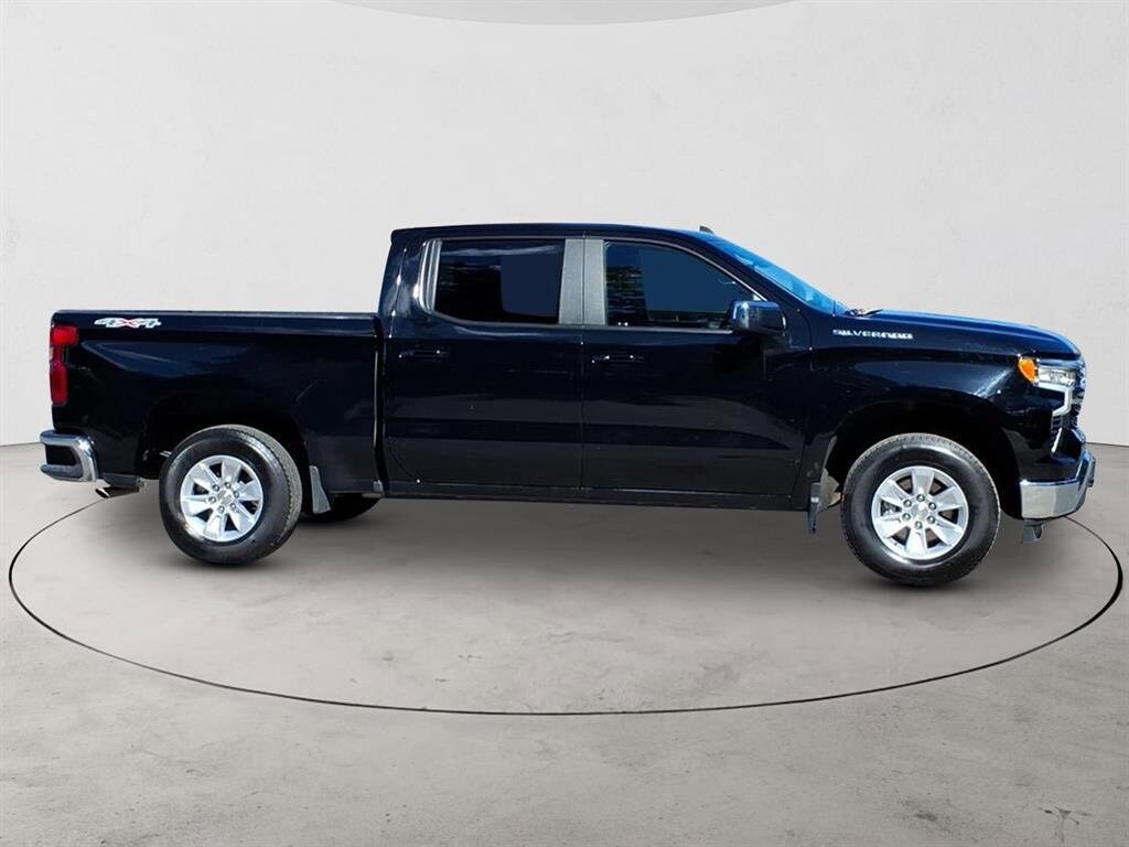 2025 Chevrolet Silverado 1500 LT photo 4