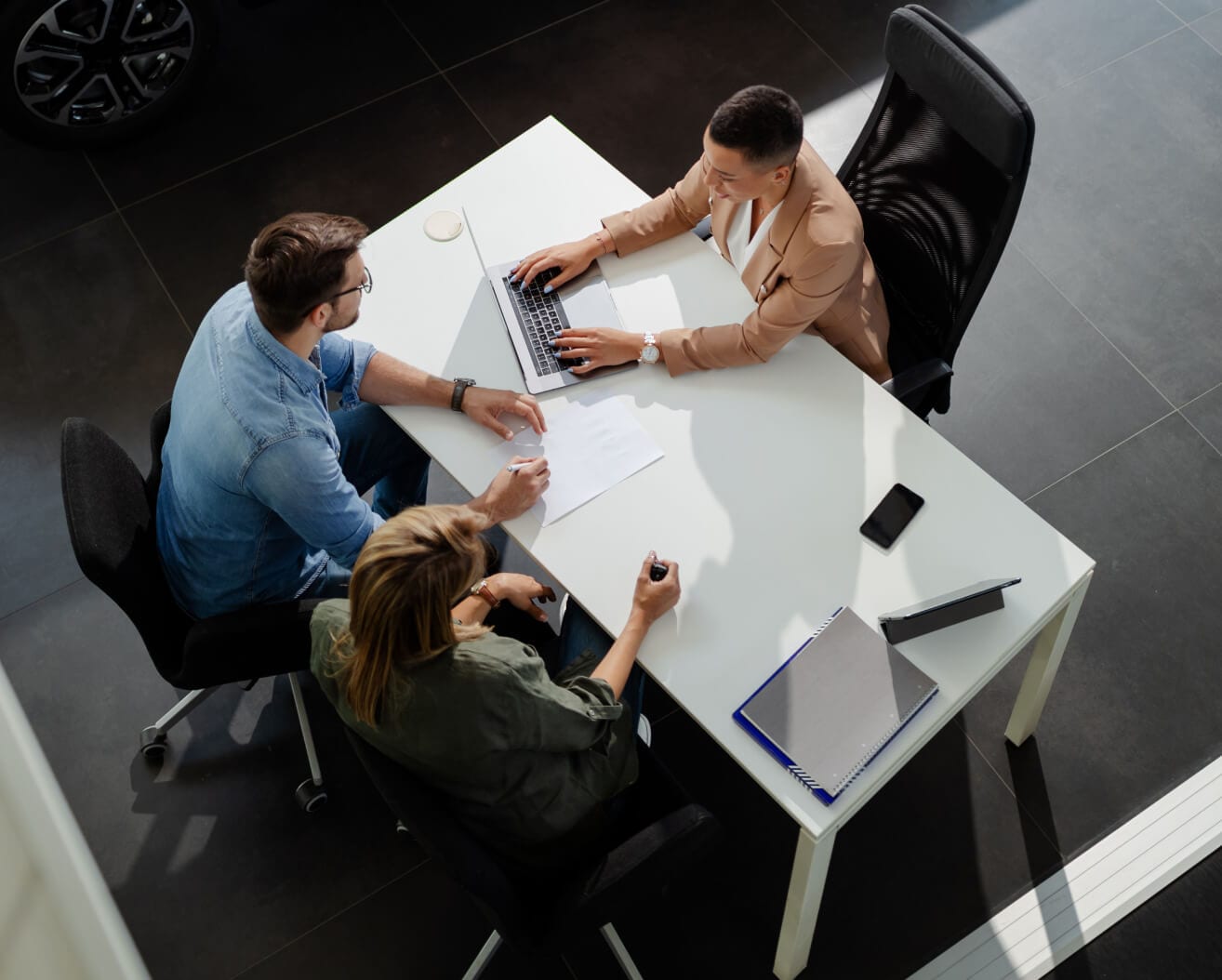Our Finance and Lease Dealership Experts Are Here for You