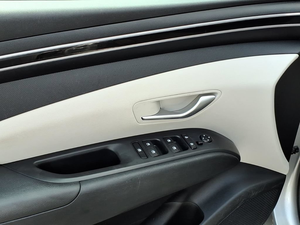 2023 Hyundai Tucson SE - Photo 13