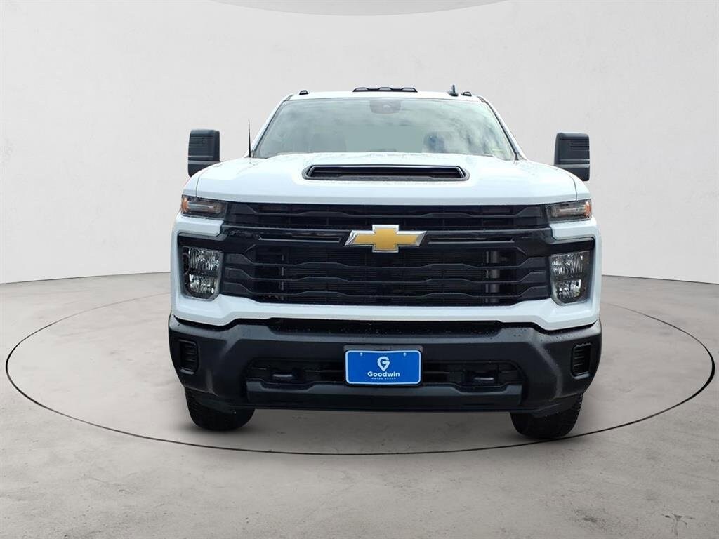 2024 Chevrolet Silverado 3500HD photo 2
