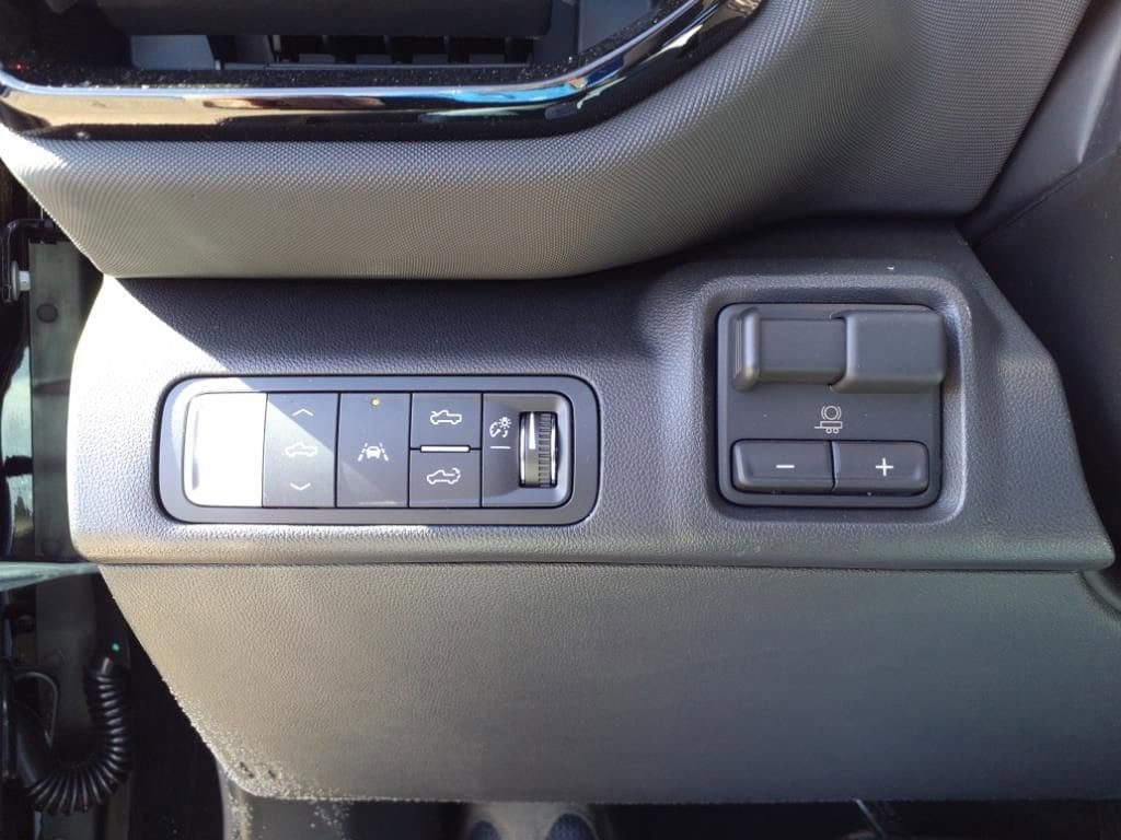 2025 Chevrolet Silverado EV RST - Photo 18