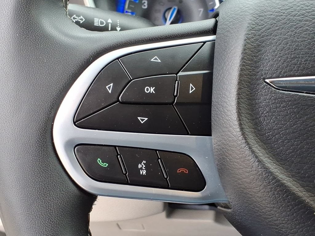 2024 Chrysler Pacifica Touring L - Photo 17