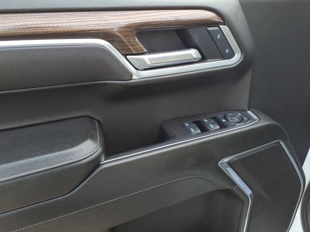 2025 Chevrolet Silverado 1500 LT - Photo 11