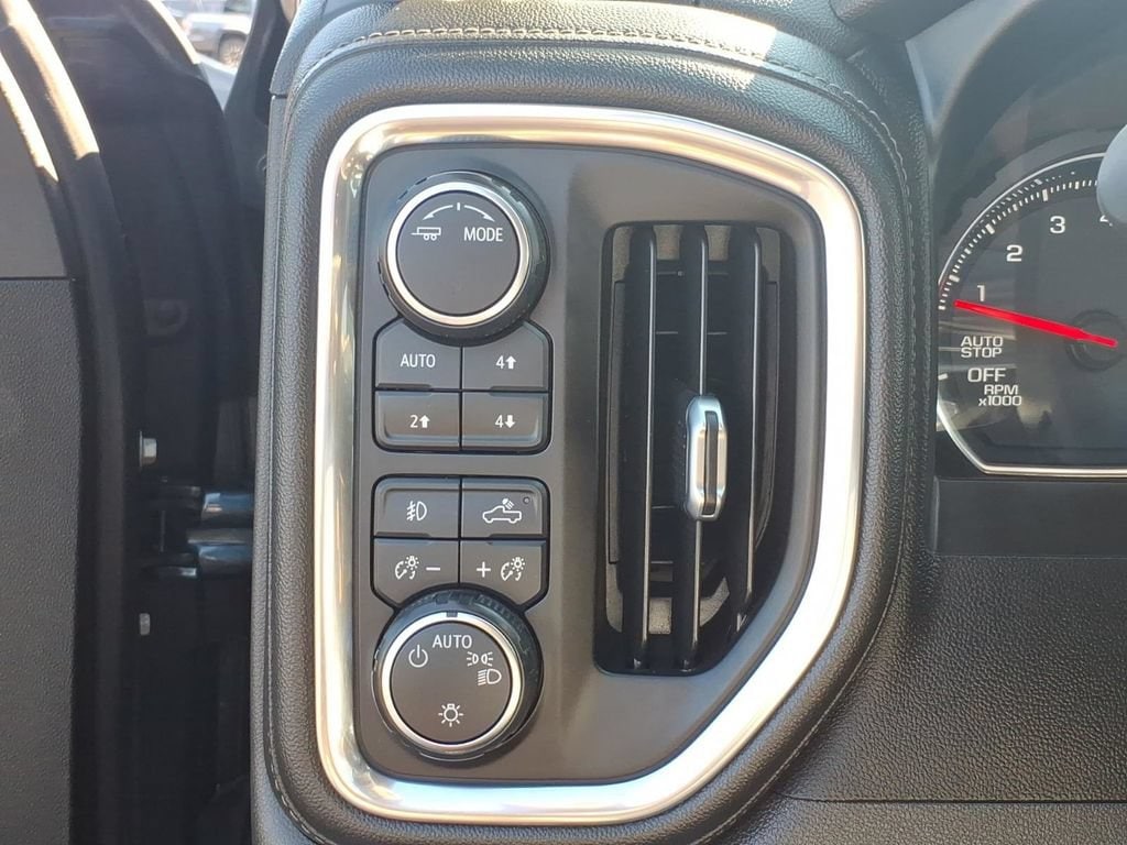 2021 Chevrolet Silverado 1500 RST - Photo 16