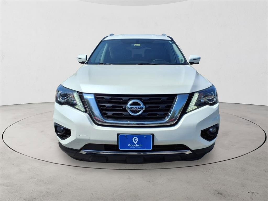 2020 Nissan Pathfinder LE photo 2