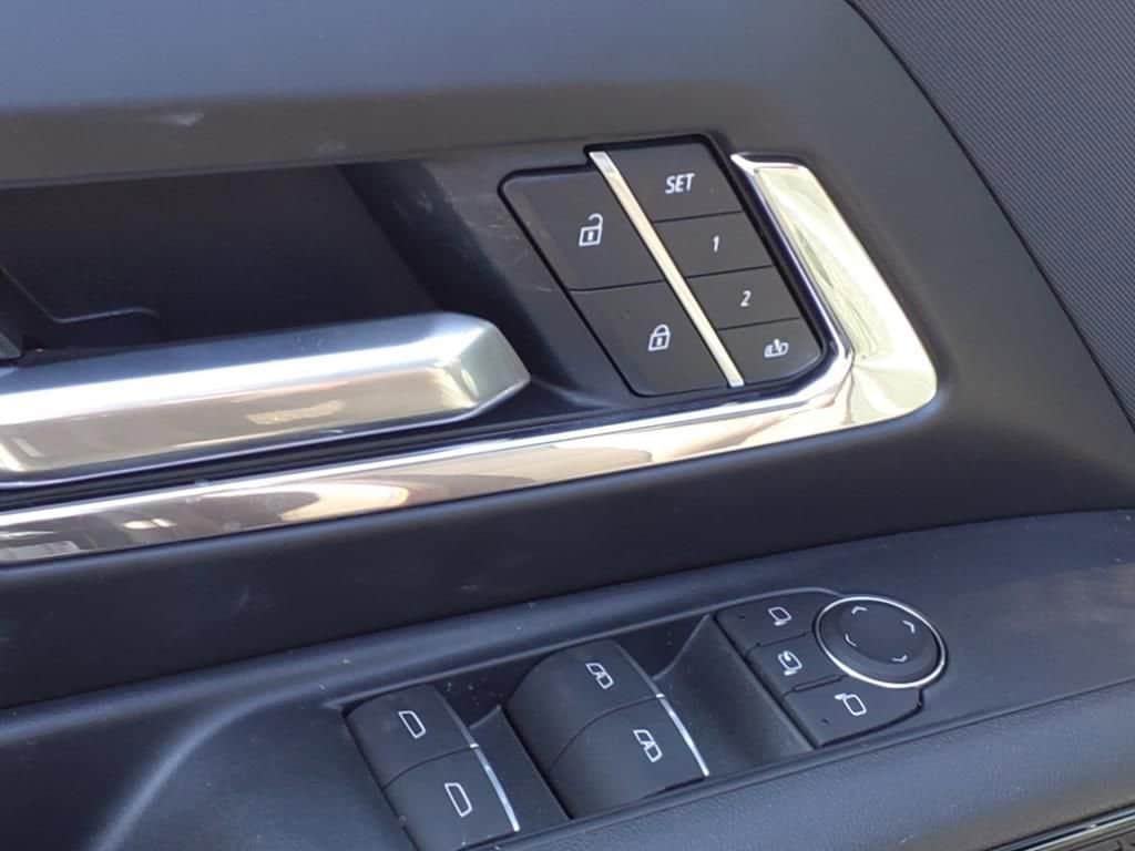2025 Chevrolet Silverado EV RST - Photo 12