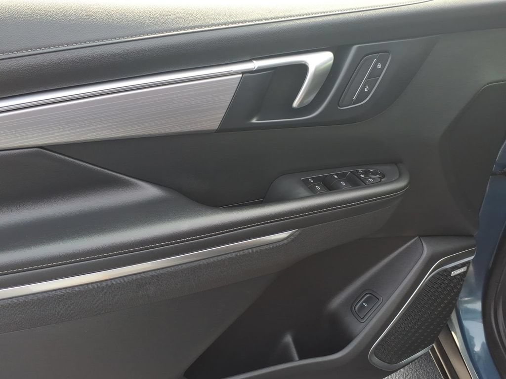 2025 Buick Enclave Preferred - Photo 11