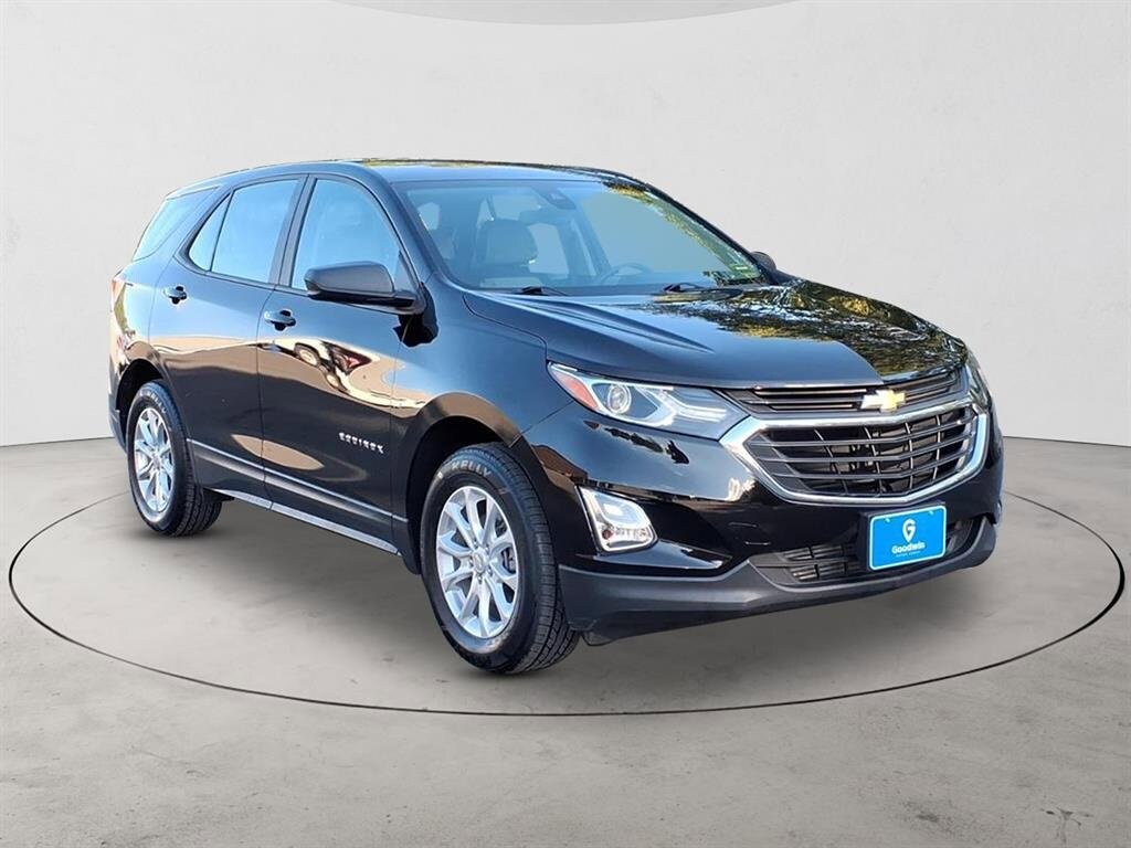 2020 Chevrolet Equinox LS photo 3
