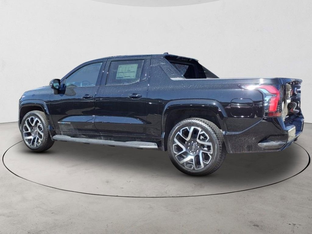 2025 Chevrolet Silverado EV RST - Photo 8