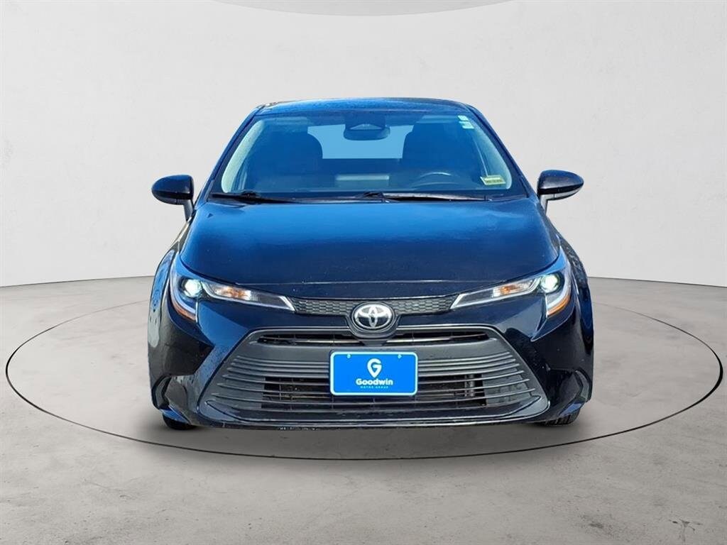2024 Toyota Corolla LE photo 2