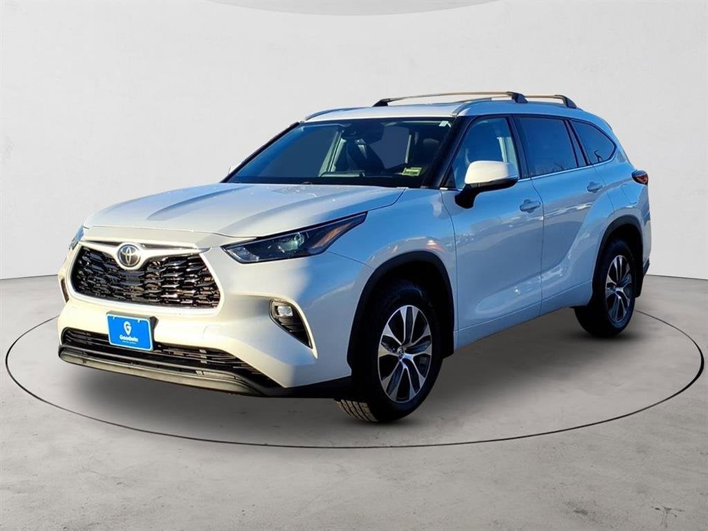 2022 Toyota Highlander XLE's photo