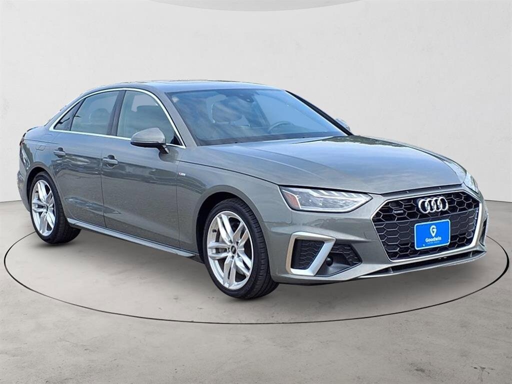 2023 Audi A4 S line Quattro Premium Plus photo 3