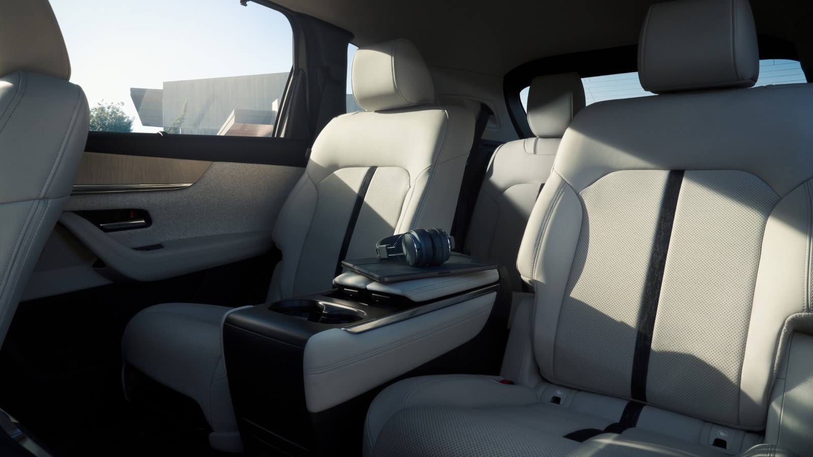 2025-mazda-cx-90-3-rows-with-6-7-and-8-passenger-seating.png