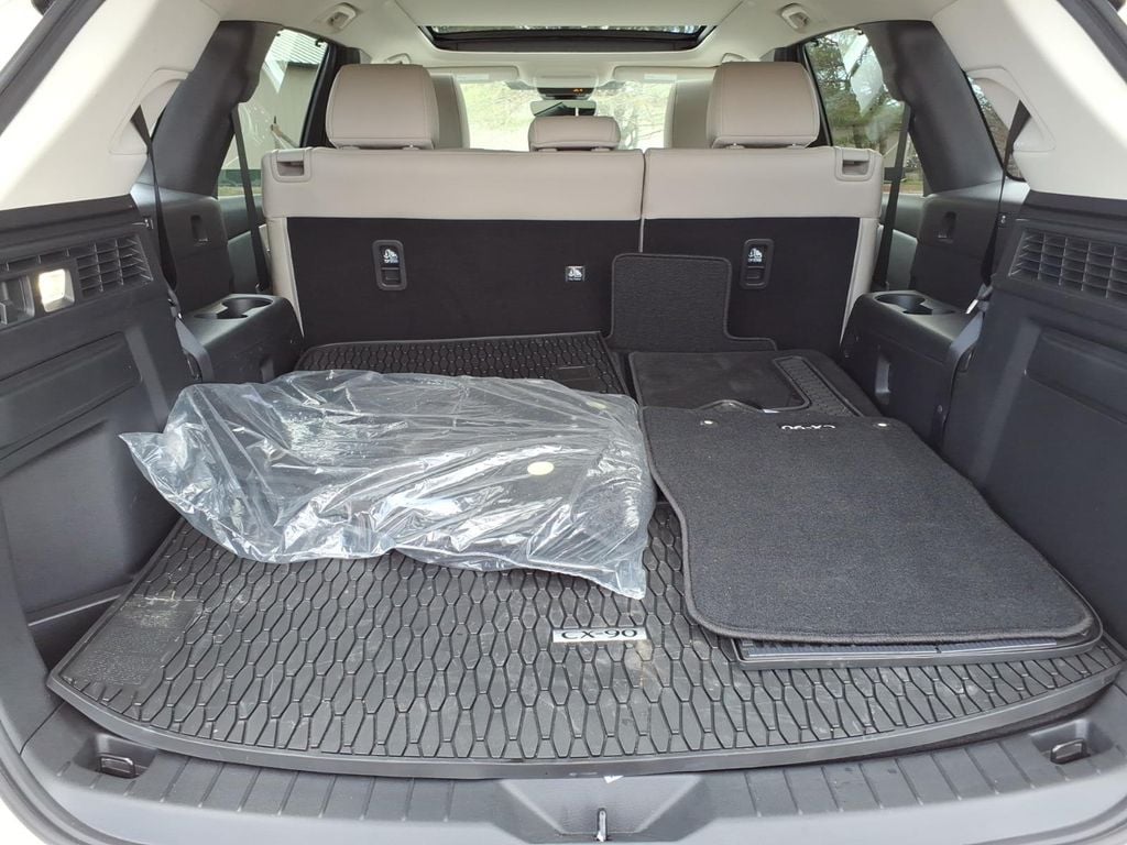 2025 Mazda CX-90 Premium Sport - Photo 10