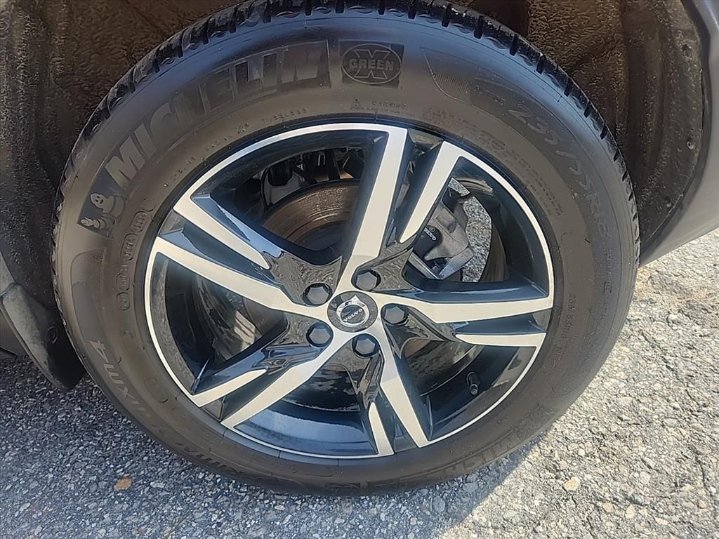 2025 Volvo XC40 Core - Photo 10
