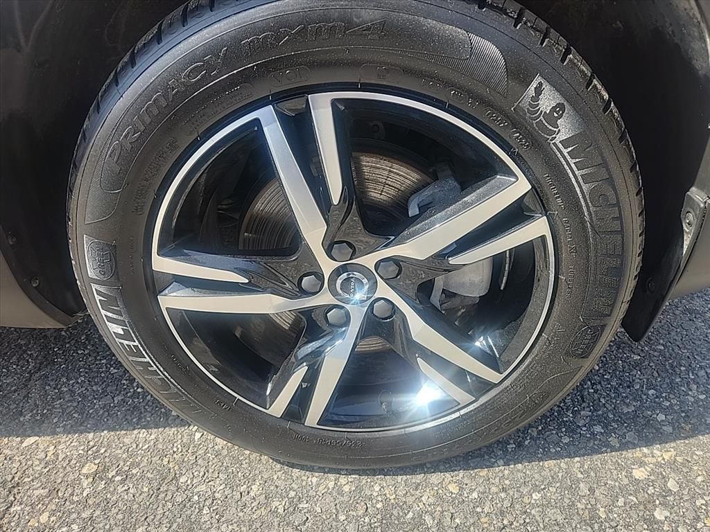 2025 Volvo XC40 Core - Photo 12