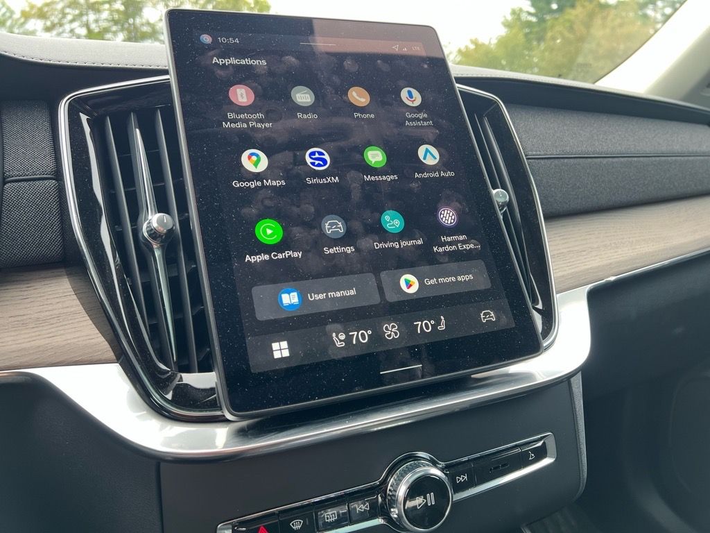2026 Volvo XC90 Plus - Photo 17