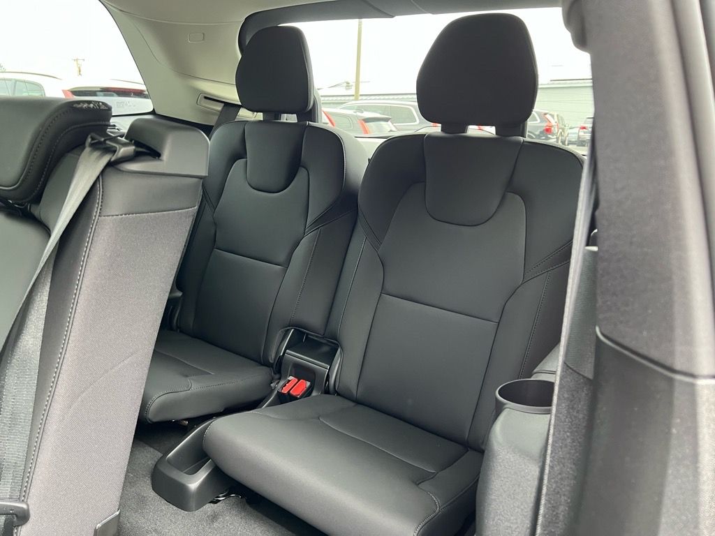 2026 Volvo XC90 Plus - Photo 27