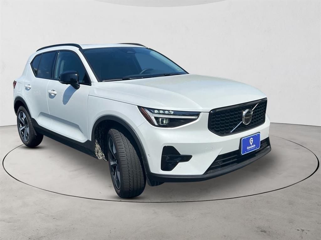 2026 Volvo XC40 Plus - Photo 7