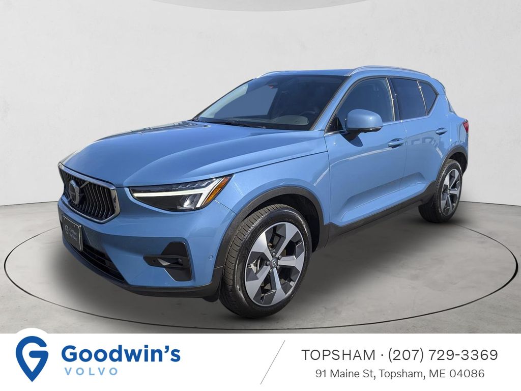 2025 Volvo XC40 B5 Plus Bright AWD's photo