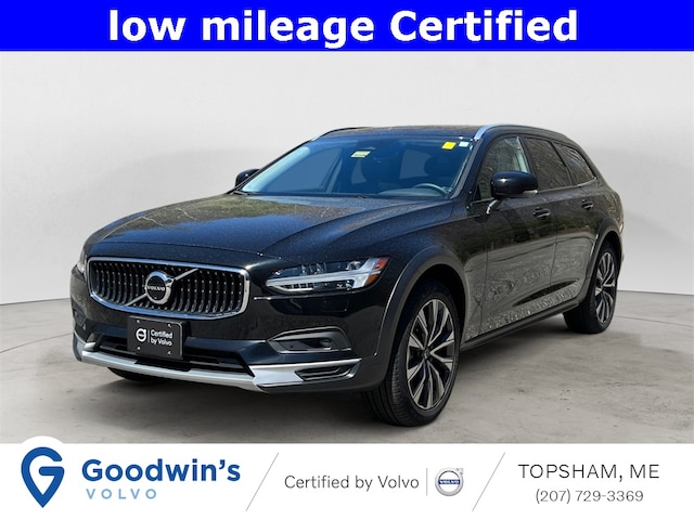 Featured used 2024 Volvo V90 Cross Country B6 Wagon in Topsham, near Portland, ME