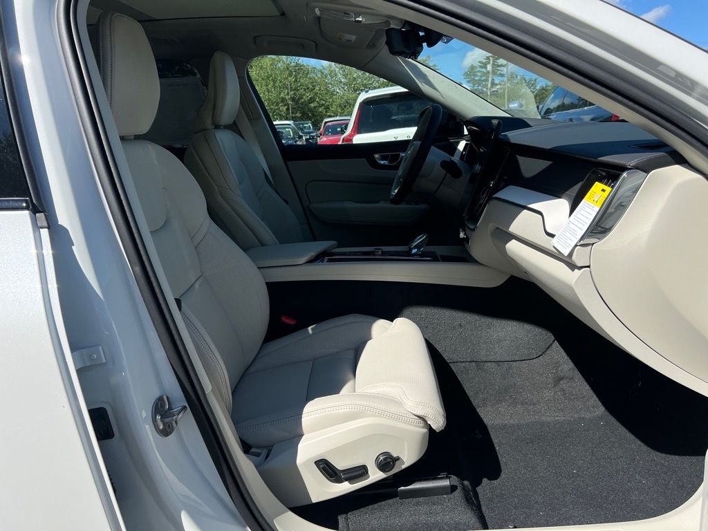 2026 Volvo XC60 Ultra - Photo 30