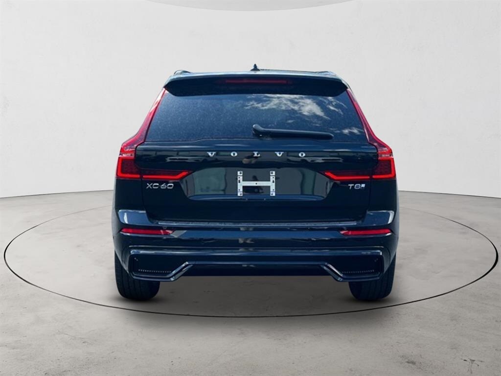 2026 Volvo XC60 Hybrid T8 Plus photo 4