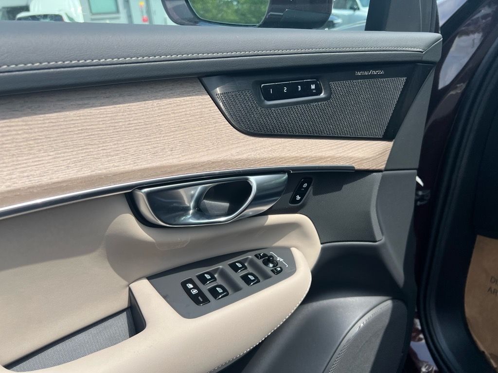 2026 Volvo XC90 Plus - Photo 10