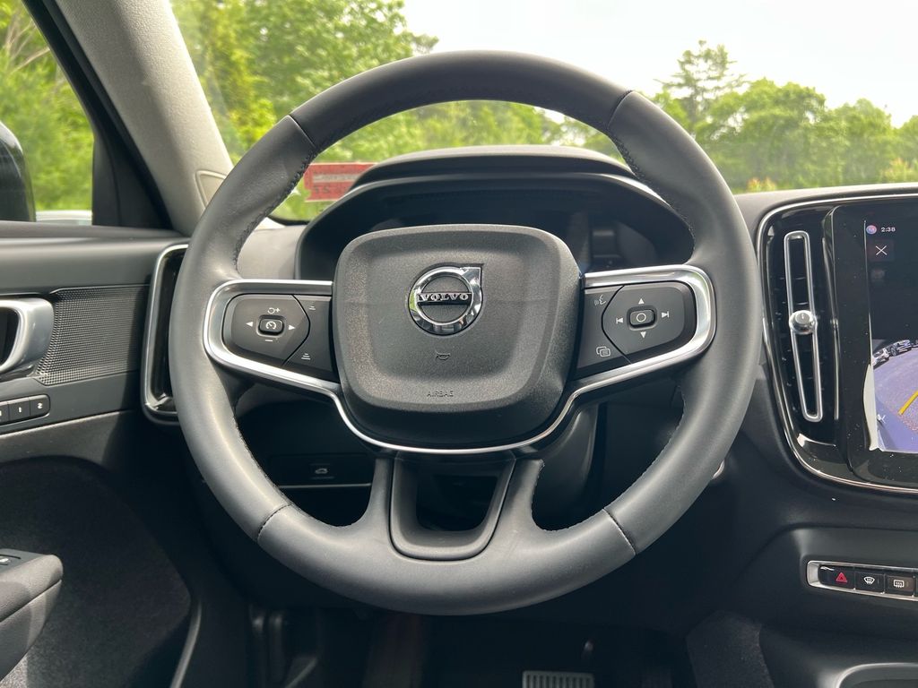 2023 Volvo XC40 Plus - Photo 23