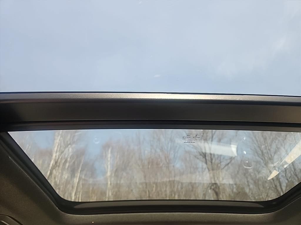 2025 Volvo XC40 Core - Photo 34