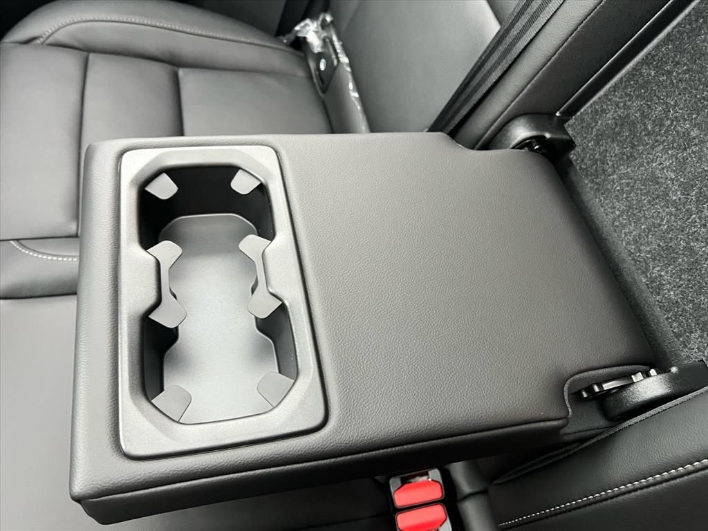2026 Volvo XC40 Plus - Photo 23