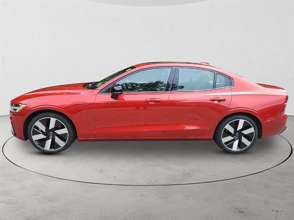 2025 Volvo S60 Recharge T8 photo 2