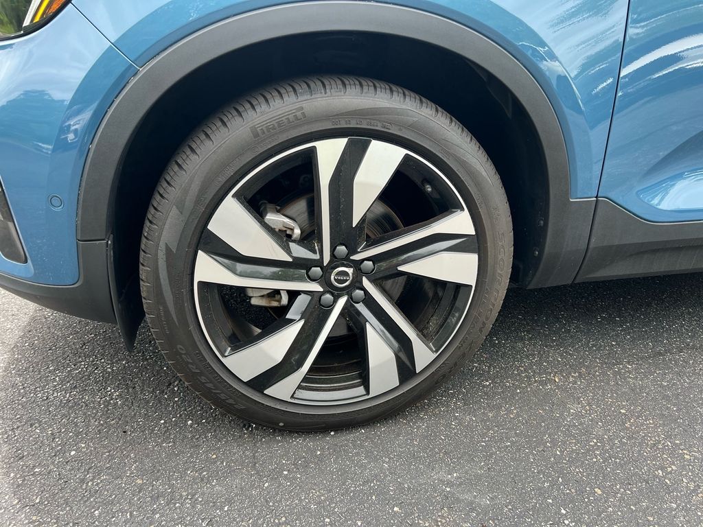 2023 Volvo XC40 Plus - Photo 8
